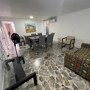 Apartamento Comodo En Laureles, Grande, Centrico ,bien Ubicado Apto203 , Medellín Colombia